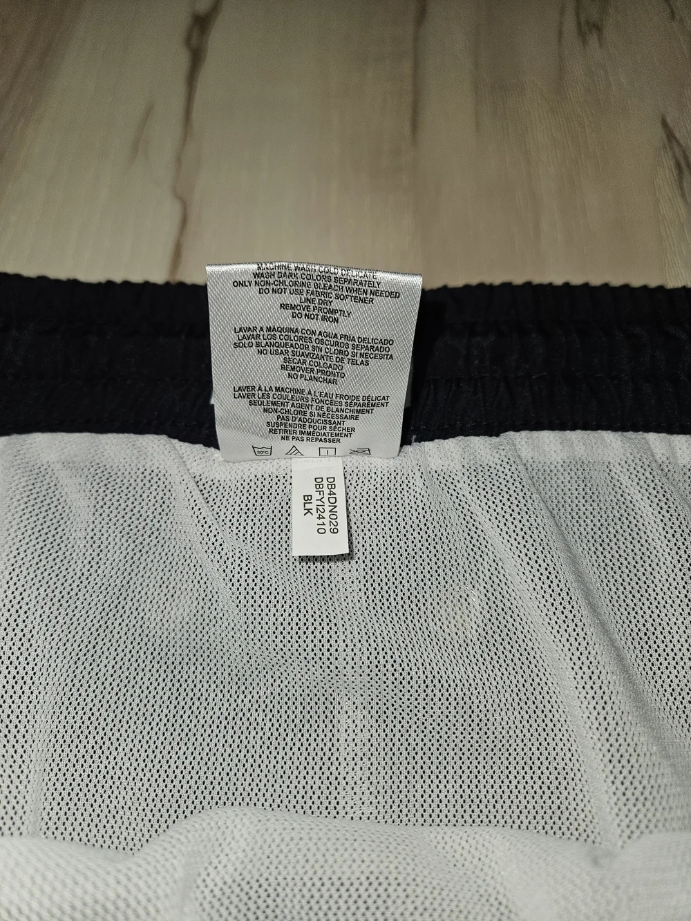 DKNY Mens XXL Black White Colorblock Quick Dry Volley Swim Trunks NWT UPF 40